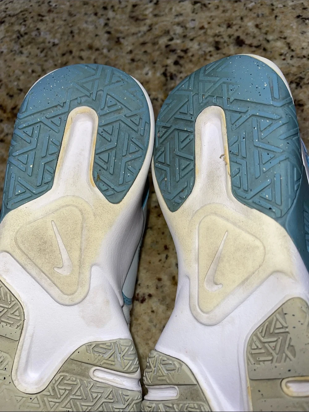 Nike Legend Essential 2